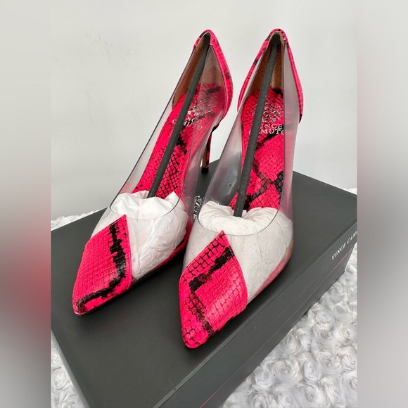 NIB Vince Camuto Neon Pink Snake Print Vinyl Clear Heels - Picture 2 of 7